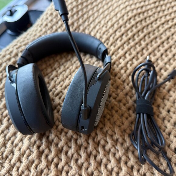 Corsair Gaming Headset With Charging Cable Great Sound Perfect for XBOX - Picture 1 of 7